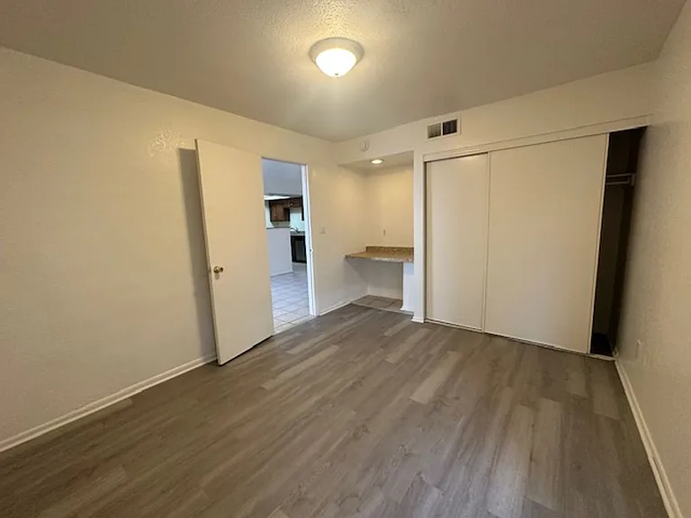 4608 W Maryland Ave #113 — Photo 16