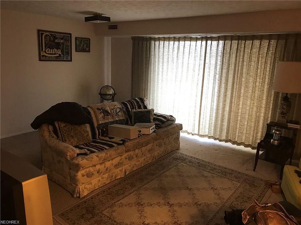 2nd image of 9530 Cove Dr Unit C27