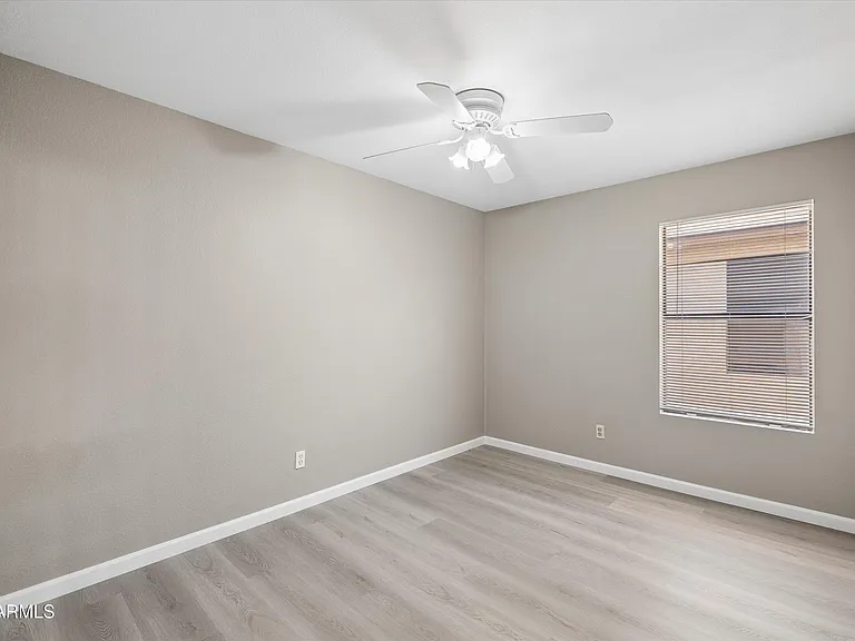 11904 N 76th Ln — Photo 16