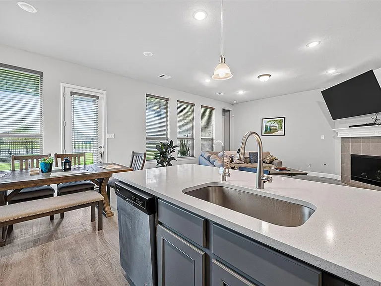6506 Tiburon Lakes Dr — Photo 15