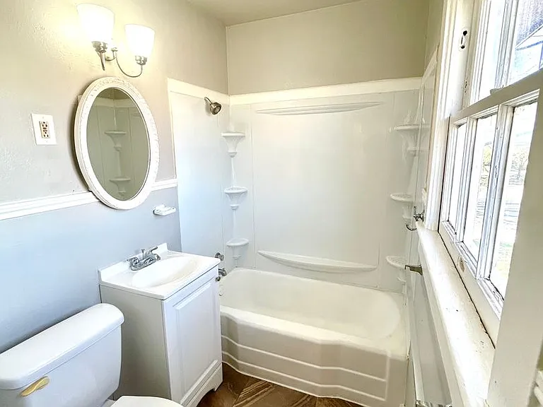 425 Maverick St — Photo 18