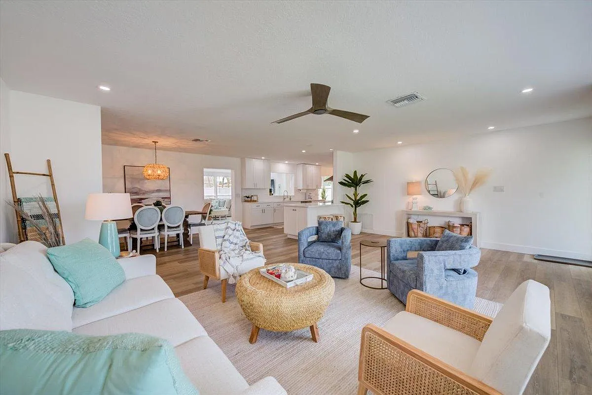 4 bed, 2.5 bath, 2059 sqft, $5,500 — Photo 3