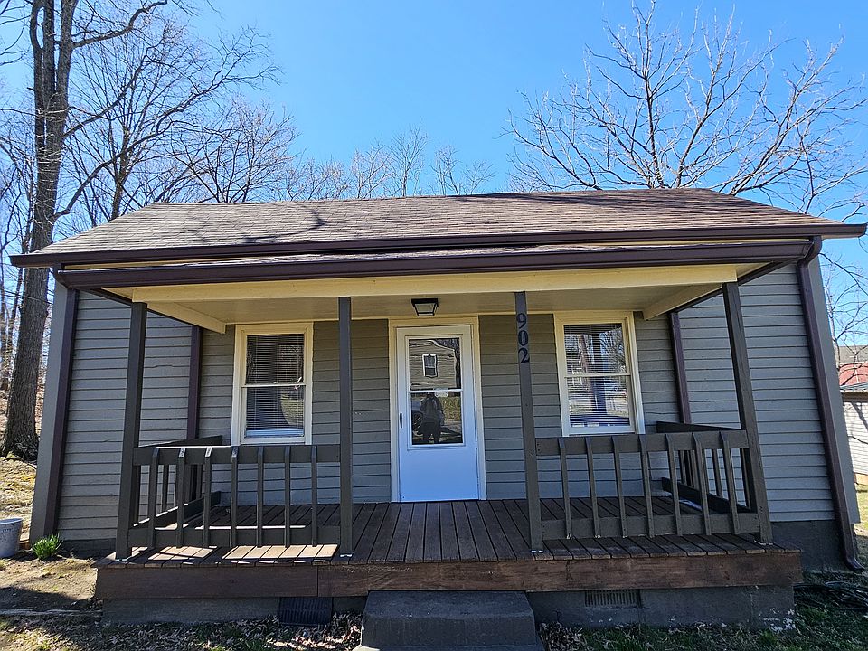 1st image of 902 9th St