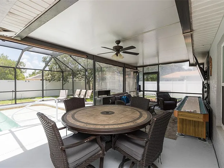 7 Lancaster Ln — Photo 35