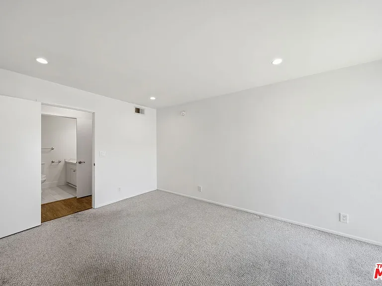 909 N Croft Ave #305 — Photo 18