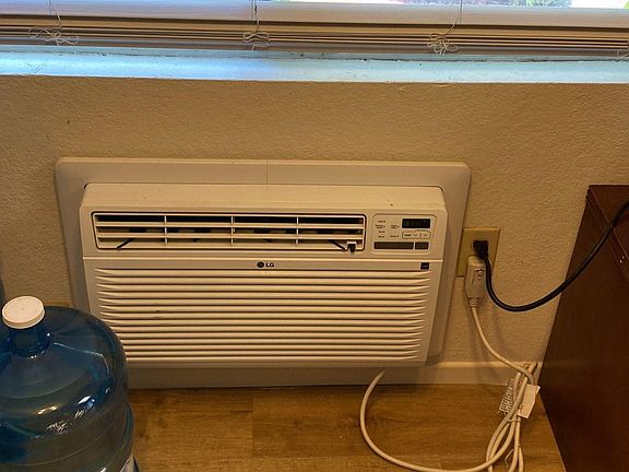 Wall mounted A/C