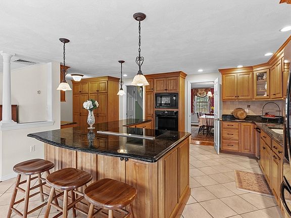5th image of 31 Candlewood Dr