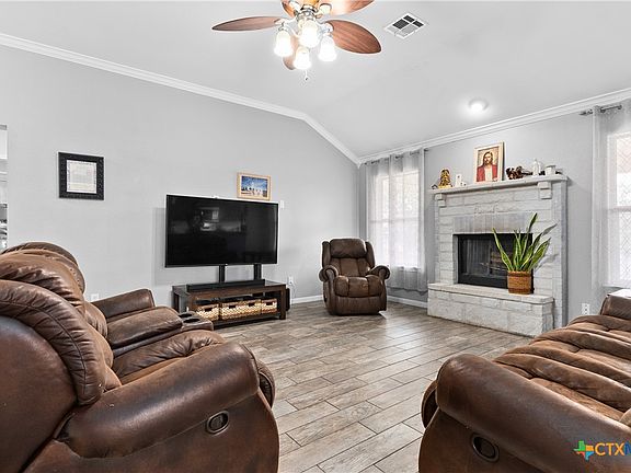 5th image of 1810 Walker Place Blvd