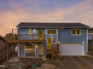 2202 NW Mokmak Lake Dr, Waldport, OR 97394