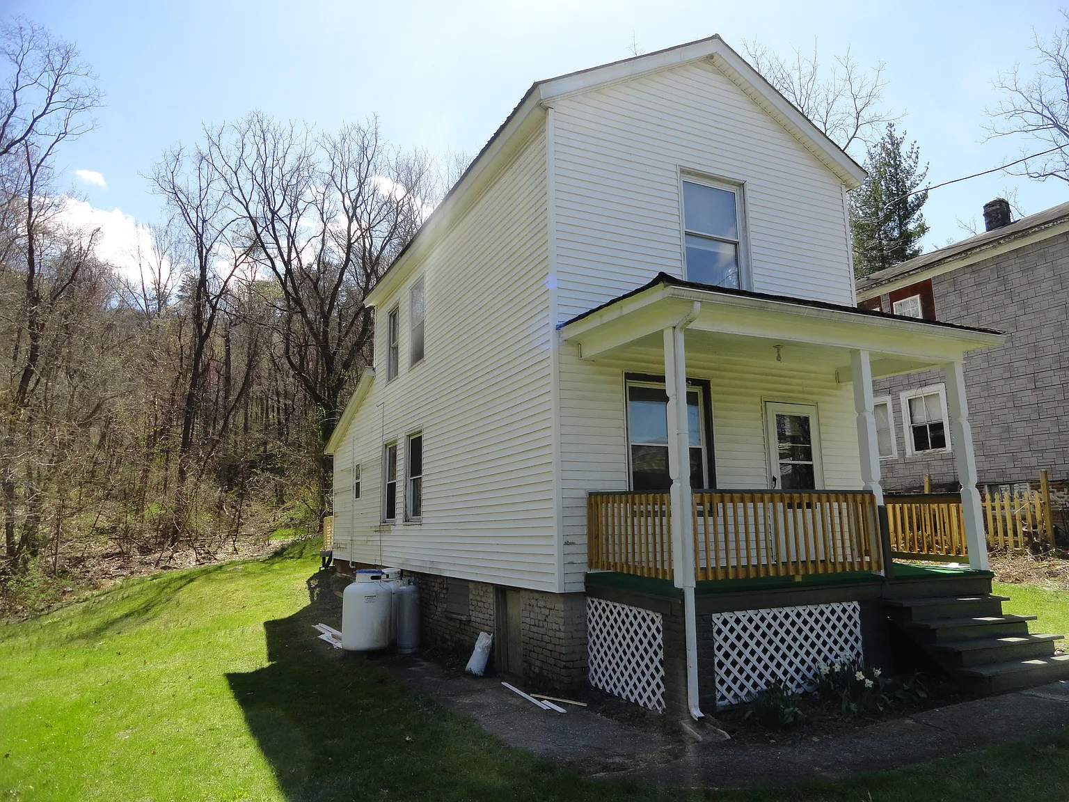 1013 Concord St photo 1