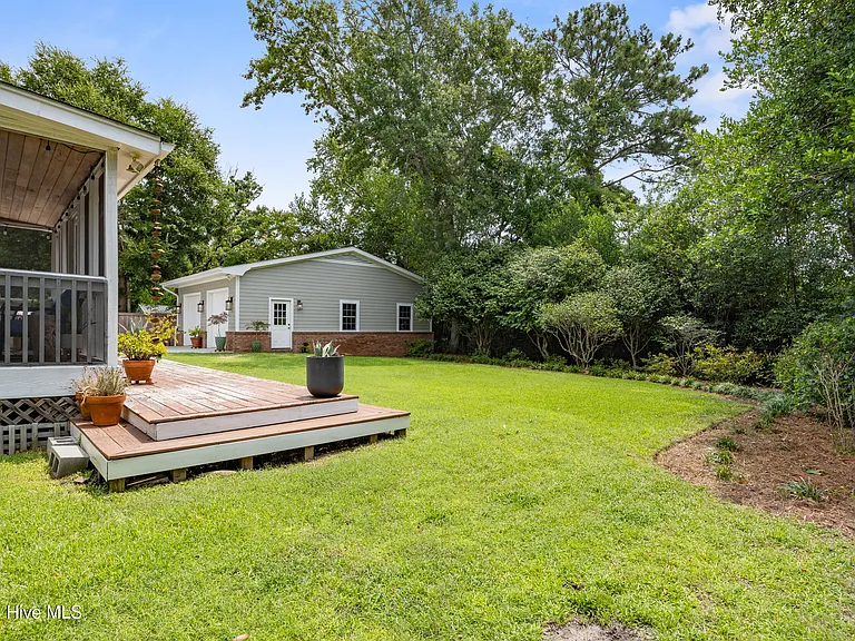 202 Windemere Rd — Photo 55