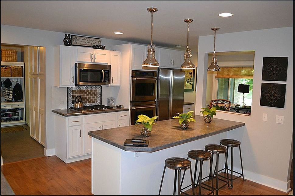 2285 Pinewood St, Jenison, MI 49428 Zillow