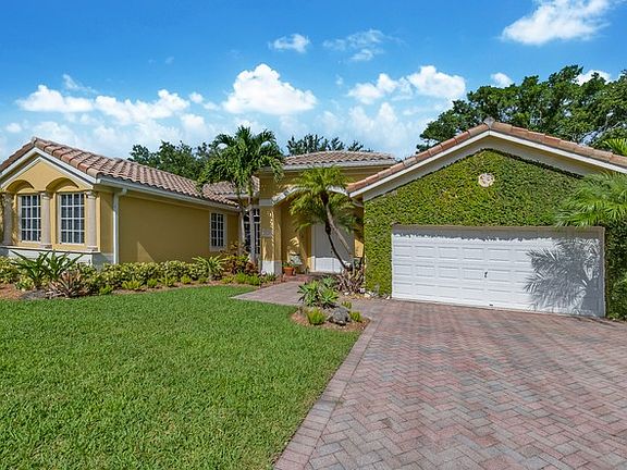 2nd image of 16062 SW 84th Ct