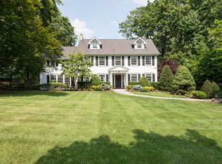 11 Mountain Rd, Tenafly, NJ 07670