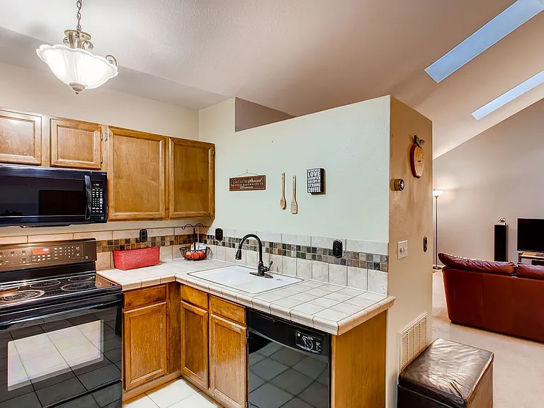 3720 Black Oak Ct — Photo 7