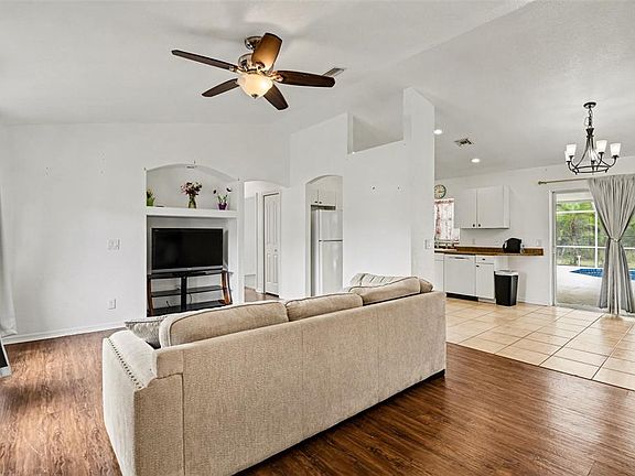 5th image of 2638 ASHLAND LANE