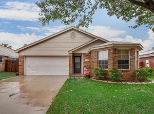 845 Meadowlark Dr, Saginaw, TX 76131