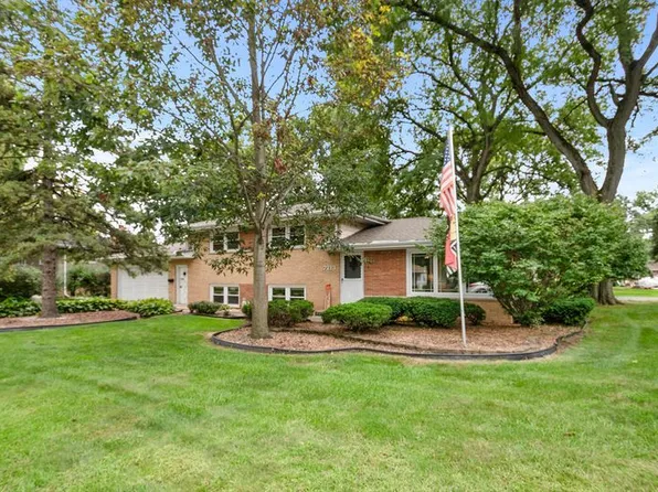 7213 W 109th St, Worth, IL 60482