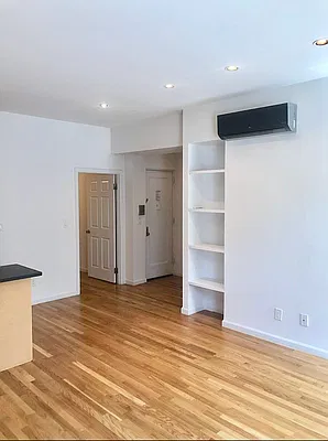 Rented by Voro New York | media 11