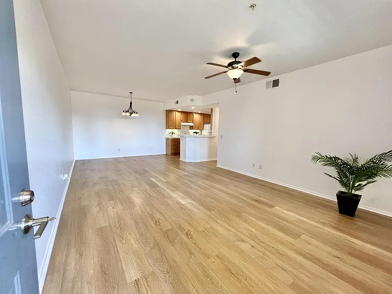 1388 Challis Pl #221-1 — Photo 3