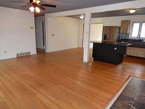 2nd image of 4 Flensburg Dr
