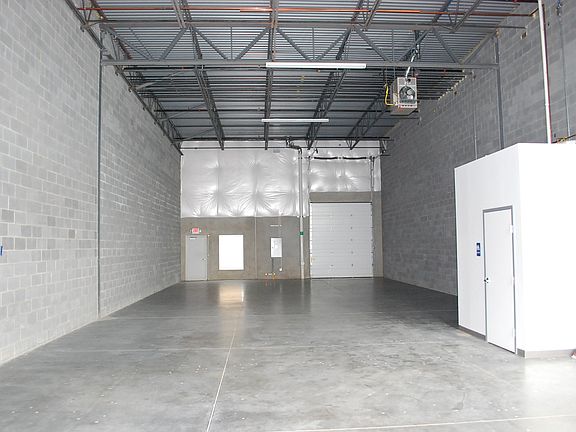 4th image of 22821 Silverbrook Center Dr Suite 150