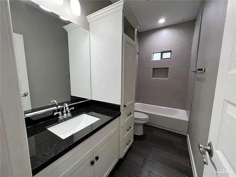 1900 Taft St #2 — Photo 4