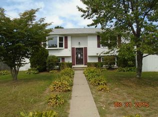 2 Garfield Ter, West Warwick, RI 02893