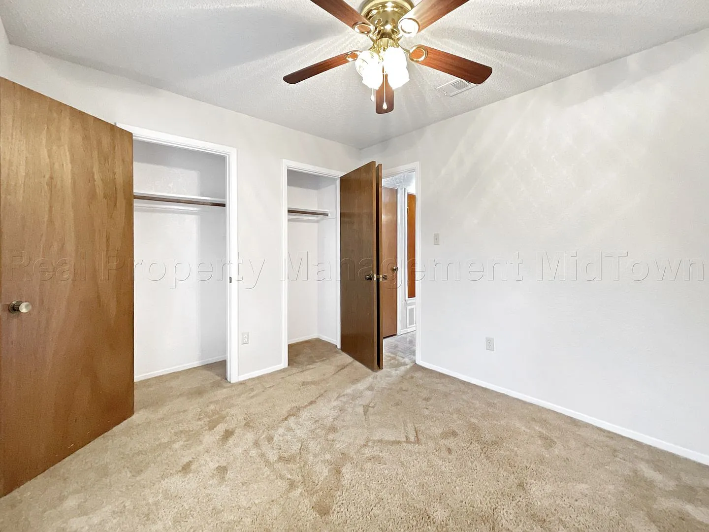 Charming Home in Established Euless Community — Photo 2