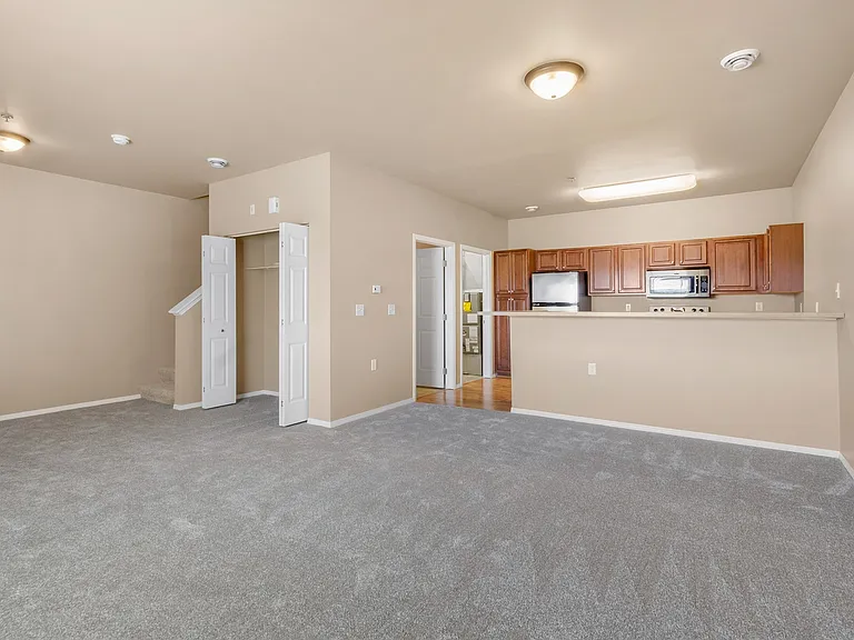 Prairiewood Apartments and Townhomes — Photo 13