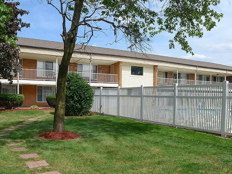 Manor House Apartments — Photo 44