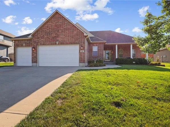 2126 NE Sparta Dr, Blue Springs, MO 64029