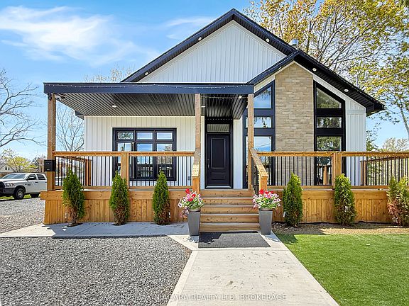 3rd image of 8 Adelaide St