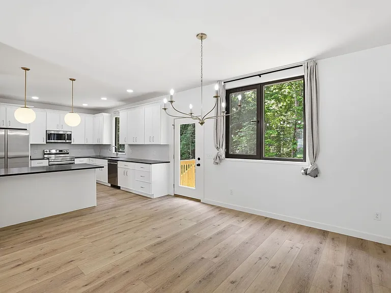 427 Ankara Ct — Photo 7
