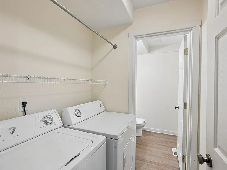 Roberts Court Townhomes — Photo 74