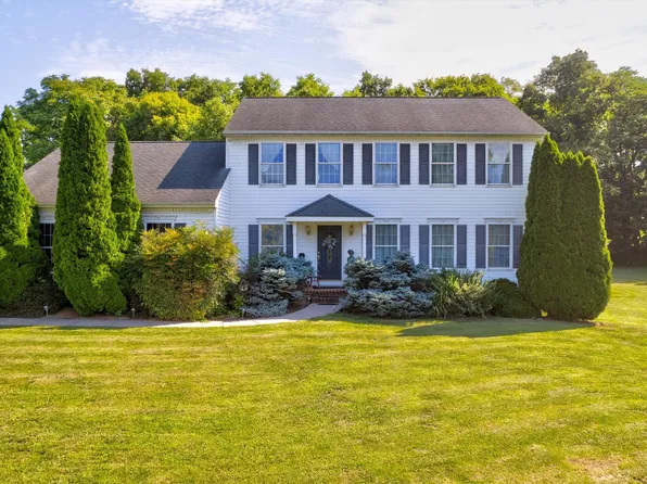 8989 Light St, Williamsport, MD 21795