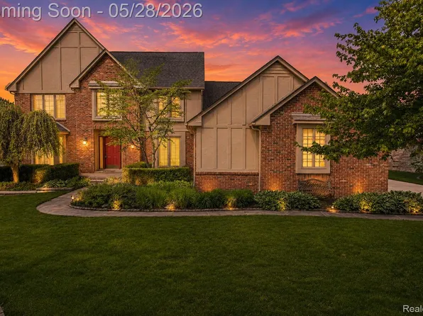 4409 Deacon Ct, Troy, MI 48098