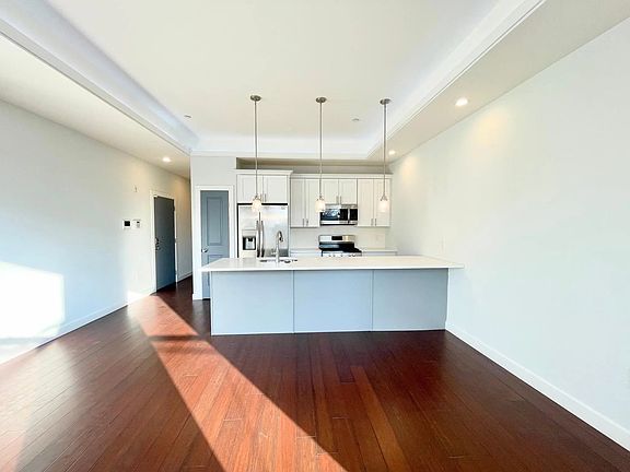4th image of 1337 N Franklin St #3-1