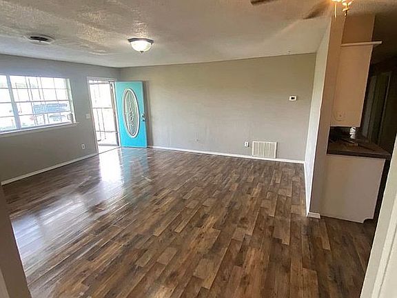 5th image of 1404 E Chestnut Ave