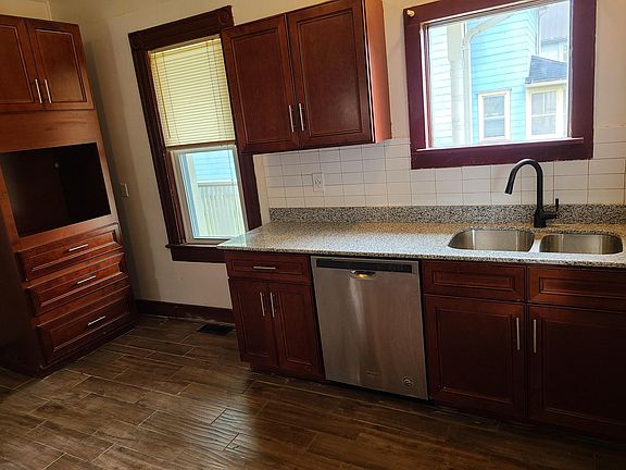 2nd image of 5 Pleasant St APT 1