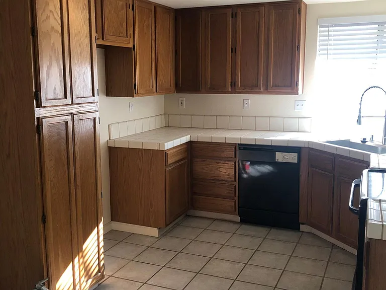 754 Cobble Hill Way — Photo 5
