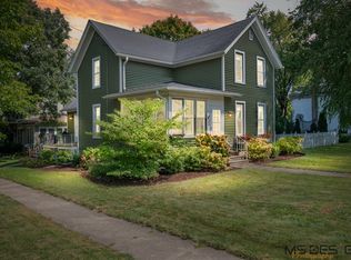 303 E Elm St, Sycamore, IL 60178