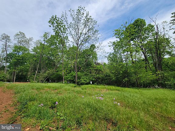 2nd image of 9785 Meadow Rock Dr