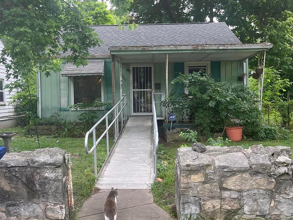 1st image of 2202 Avalon Pl