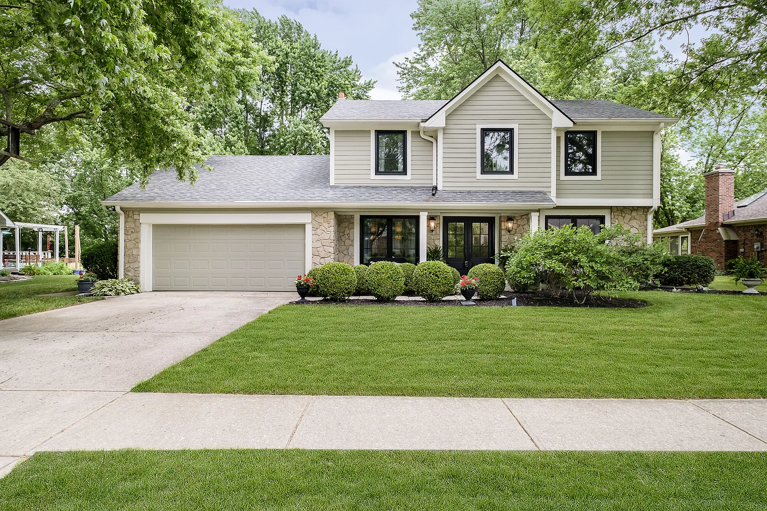 620 Dorchester Dr photo 1