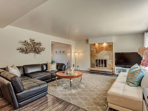 5th image of 2513 E Catalina Dr