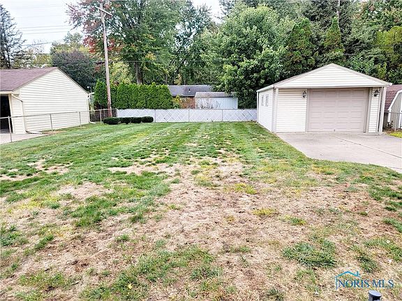 3rd image of 5301 Sheila Dr