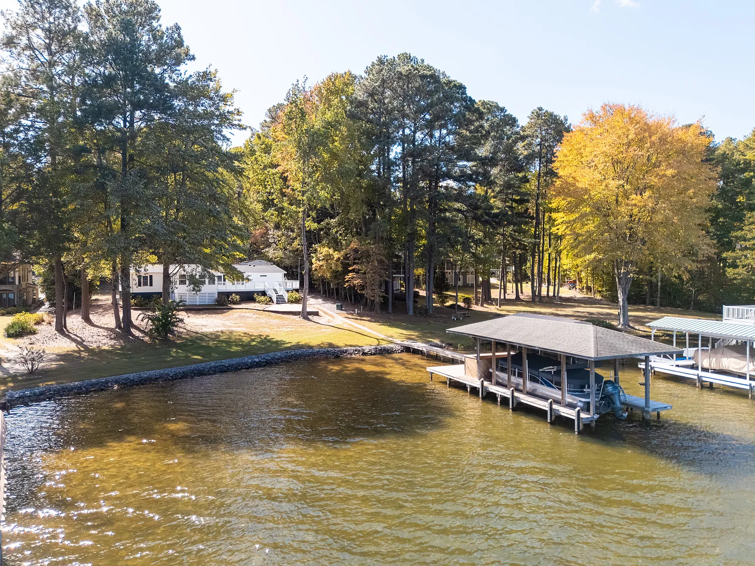 3 bed, 1800 sqft, $2,500 — Photo 3