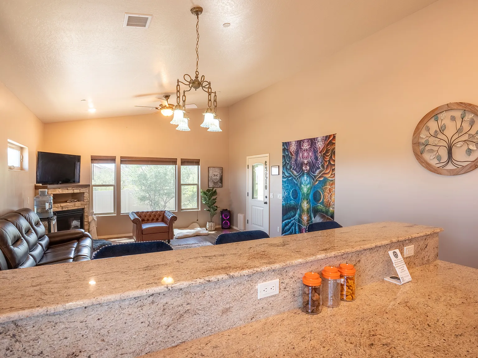 2 bed, 1800 sqft, $2,600 — Photo 2