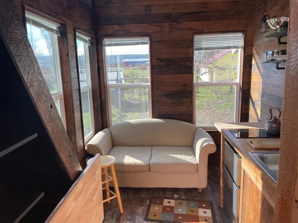 115 Center Rd, Chimacum, WA 98325